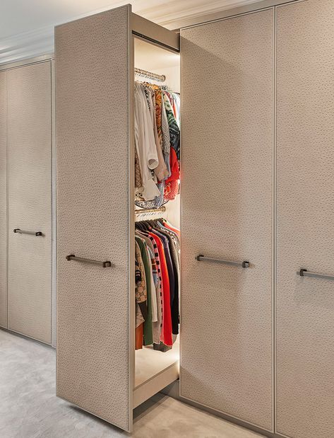 Double Height Entrance, Design Ložnic, Dream Closet Design, Closet Design Layout, Luxury Closets Design, Wardrobe Designs, Wardrobe Interior Design, Closet Layout, Wardrobe Room