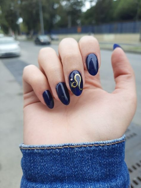 90 Best Birthday Nails for Every Sign to help you celebrate in style - Hike n Dip Leo Sign Nails, Leo Acrylic Nails, Leo Zodiac Nail Designs, Leo Nail Art, Leo Inspired Nails, Leo Zodiac Nails, Leo Season Nails, Leo Nails Zodiac, Birthday Nails Leo