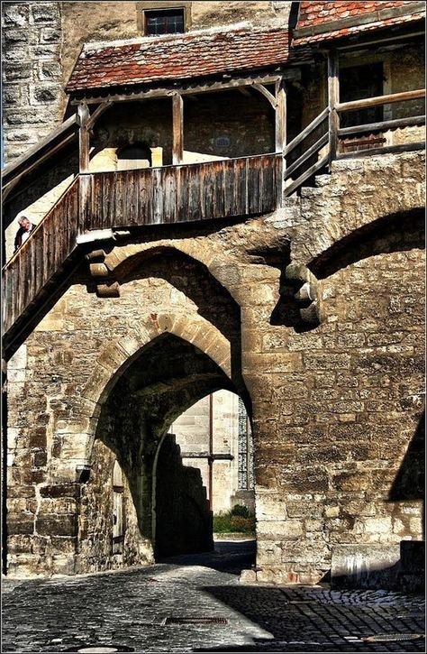 Old City Town Walls in the Black Forest, Germany - A Traveler's Guide To The Black Forest In Germany Black Forest Germany, Chateau Medieval, Rothenburg Ob Der Tauber, The Black Forest, Jaime Lannister, Medieval Life, Medieval Houses, Arya Stark, Medieval Town