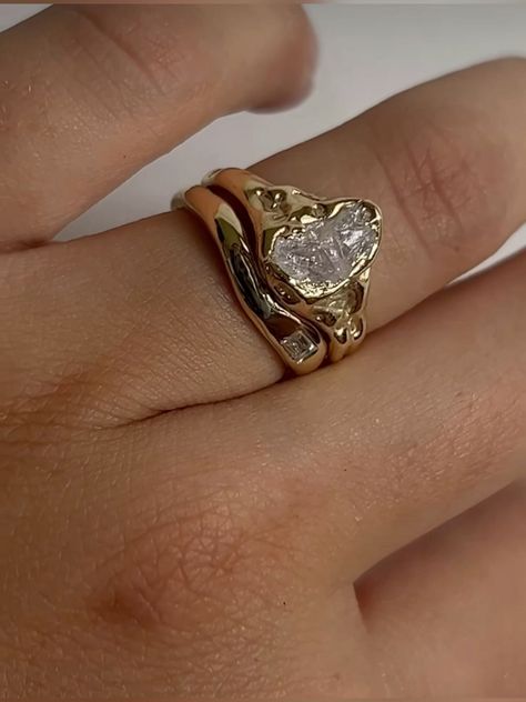 Cocktail Engagement Ring, Cool Girl Wedding Ring, Fun Wedding Rings, Chunky Engagement Rings Unique, Chunky Wedding Rings, Aesthetic Wedding Ring, Funky Engagement Rings, Non Diamond Wedding Rings, Signet Wedding Ring