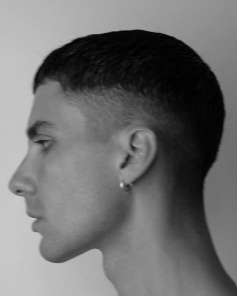 Buzzcut Haircut, Men Short Hair Fade, Crew Cut Hair, Very Short Hair Men, Crew Cut Haircut, Taper Fade Short Hair, Fine Hair Men, Men Fade Haircut Short, Buzz Cut Hairstyles