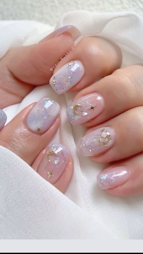 Korean Nail Art Aesthetic 2024, White Nails Easy, Short Kawaii Nails, Easy Short Nail Designs, Classy White Nails, Cute Korean Nail Art, Korean Nail Designs, Cloud Nails, Tape Nail Art