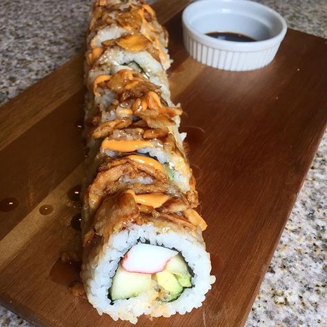 Crunch Sushi Roll, Crunchy Sushi Roll, Crunch Roll Sushi, Fusion Sushi, Smoked Salmon Sushi, Resep Sushi, Fried Sushi, Salmon Sushi Rolls, California Roll Sushi