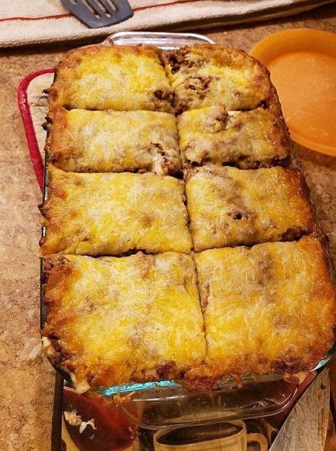 Recipes Smile | Easy Burrito Casserole | Facebook Burrito Casserole, Easy Dinner Options, Easy Enchiladas, Beef Ground, Taco Pizza, Taco Casserole, Beef Casserole Recipes, Ground Beef Casserole, Recipes Beef