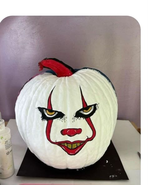 Pumpkin Paint Night Ideas, Simple Cute Pumpkin Painting, Painted Faces On Pumpkins, Pumpkin Halloween Painting, Horror Pumpkin Painting Ideas, Betty Boop Pumpkin Painting, Funny Painted Pumpkins Ideas, Scary Painted Pumpkin Ideas, Adult Pumpkin Painting Ideas