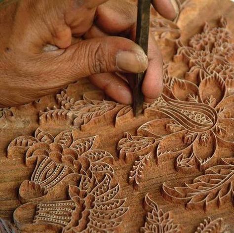 Textile Printing, Wood Block Printing, Wood Carver, Indian Block Print, Indian Textiles, Block Printing, Wood Blocks, Textile Prints, Texture Painting