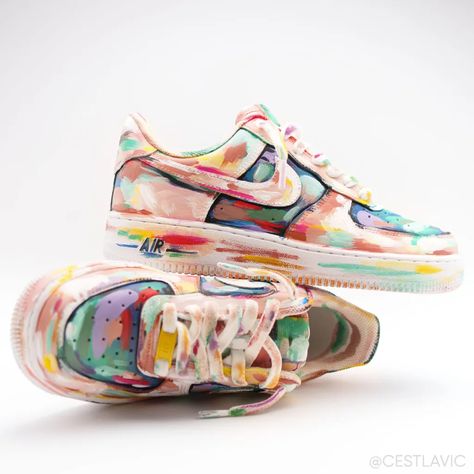 Sneaker Painting Ideas, Art Big Canvas, Sneaker Painting, Grade 5 Art, Shoe Art Designs, Painted Air Force 1, Plain White Sneakers, Shoes Painting, Bp Outfits