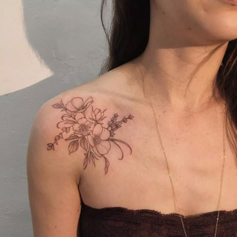 Poppy Tattoo Ideas, California Poppy Tattoo, Poppy Tattoos, Poppy Flower Tattoo, Flower Tat, Quarter Sleeve Tattoos, Poppy Tattoo, Bright Tattoos, Tattoo Shoulder