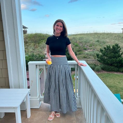 The gorgeous @quinn_scaring in the Gingham Maxi Skirt 😍😍 Long Gingham Skirt Outfit, Gingham Maxi Skirt, Gingham Skirt Outfit, Sewing Outfits, Gingham Skirt, Skirt Maxi, August 21, Skirt Outfit, Skirt Outfits