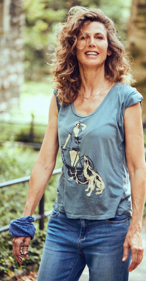 Sophie B Hawkins, Hawkins T Shirt, Stone Gold, Contact Us, Interview, Concert, Hair, Beauty