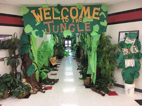 Outdoor Jungle Decorations, Jungle Book Theme Decorations, Safari Theme Pep Rally, Rainforest Trunk Or Treat, Jungle Theme Graduation Party, Jungle Theme For School, Safari School Decorations, Jungle Theme Pep Rally, Jungle Theme Event Decor