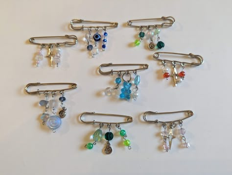 Spring Assisted Tactical Pocket Blades Safety Pin Ideas, Safety Pin Beads, Safety Pin Keychain, Bag Accessories Keychain, Bead Pins, Beaded Pins, Safety Pin Crafts, Wire Diy, Keychain Clip