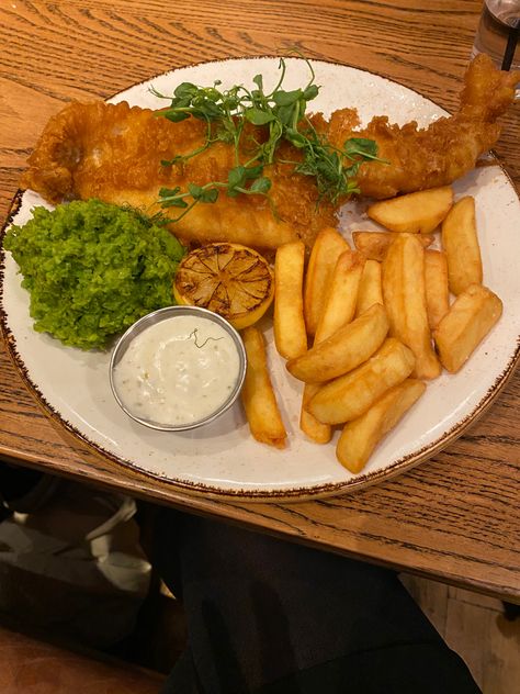 Fish And Chips Aesthetic, Chips Aesthetic, Food Motivation, Im Hungry, Food Babe, Food Coma, Healthy Food Motivation, Healthy Lifestyle Food, Food Is Fuel