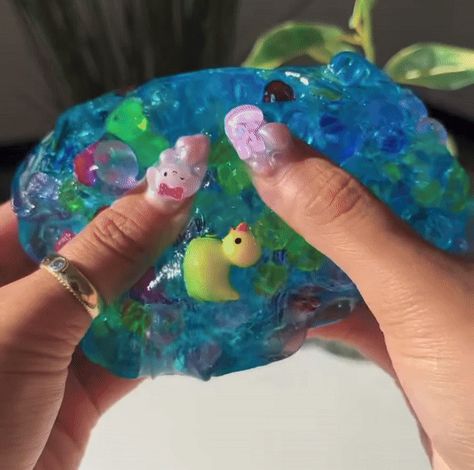 ──★ ˙📘 ducky ring toss slime stim gif ! (source: @slime_og on youtube) Duck Stim Gif, Rainbow Slime Gif, Pokemon Stim Gif, Cleancore Stim Board, Slime Stim Gif, Water Stimboard, Slime Stimboard, Blue Stimboard, Slime Gif