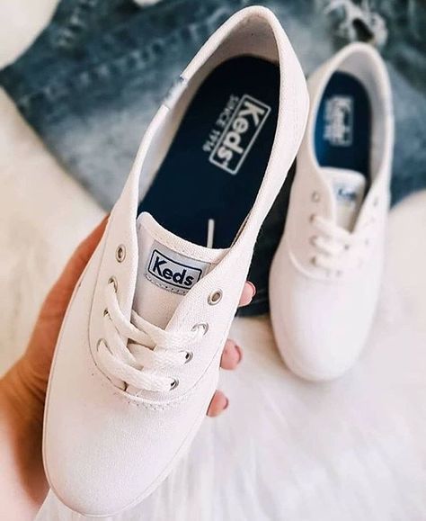 Keds Thailand Official Account on Instagram: “Girl’s best friend, always💙 #KedsChampion #Keds #KedsThailand” Keds Outfit, Keds Tennis Shoes, White Keds, Trip Fits, European Trip, Keds Sneakers, Keds Style, Keds Champion, Clothing Guide