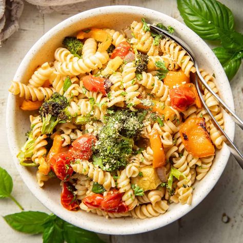 Roasted Vegetable Pasta Roasted Veg Pasta Salad, Roasted Veg Pasta, Veg Pasta Salad, Roasted Vegetables Pasta, Italian Tapas, Pasta Basil, Vegan Pasta Noodles, Veg Salads, Veg Pasta