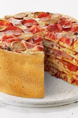 Boston Pizza, Pizza Hacks, Big Pizza, Pizza Cake, Pizza Burgers, Frozen Pizza, Delicious Pizza, Breakfast Pizza, Reduce Food Waste