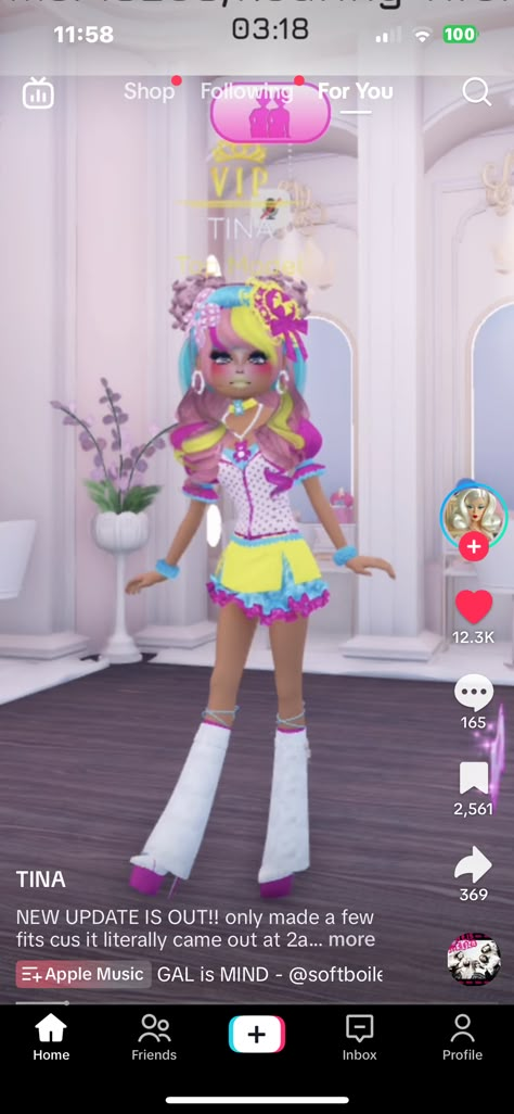 Dress To Impress Outfits Roblox Game Crazy Day Theme, Mamba Gyaru Dress To Impress, Outfit Ideas For Friends, Gyaru Fits, Fuzzy Skirt, Roller Skating Outfits, Outfits Hacks, Klance Fanart, Good Fits