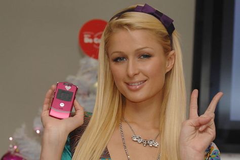 2000s Tech, Paris Hilton Outfits, 00’s Aesthetic, Everybody Hates Chris, Paris And Nicole, Old Tech, Motorola Razr, Attention Deficit, Phone Plans