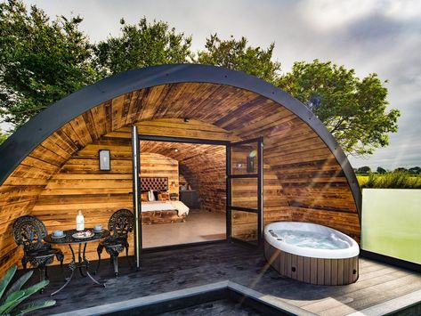 The Piglet Pod | Llanarth | Fron-wilym | Self Catering Holiday Cottage Tiny Modern House, Tiny Modern House Plans, Unique Glamping, Quonset Homes, Camp Wandawega, Quonset Hut Homes, Arched Cabin, Glamping Pods, Garden Pods