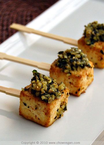 Roasted Tofu Lollipops with Pesto ★ Roasted Tofu, Vegan Dinner Party, Food On Sticks, Vegan Appetizers, Healthy Appetizers, Vegan Foods, Vegan Eating, Vegan Snacks, Wedding Food