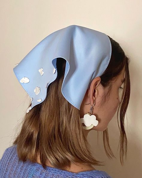 yasmine on Instagram: “☁️☁️☁️” cloud bandana available at @yasminesbrain on ig perfect for valentine’s day comes with matching moon and cloud earrings Cute Headscarf, Blue Headscarf, Style Collab, Cloud Earrings, Earrings Outfit, Character Clothing, Anime Best Friends, Cute Earrings, Bandanas