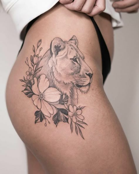 Tattoo Bein Frau, Cub Tattoo, Lioness Tattoo Design, Lion Tattoo Meaning, Tier Tattoo, Lioness Tattoo, Lion Tattoos, Leo Tattoos, Lion Tattoo Design