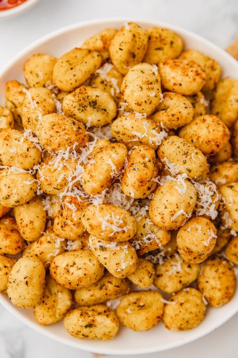 Air Fryer Gnocchi - cravingsmallbites.com Beautiful Air Fryer, Air Fryer Gnocchi, Air Fryer Potato, Air Fryer Recipes Appetizers, How To Cook Gnocchi, Air Fryer Recipes Vegetarian, Recipe Air Fryer, Cooks Air Fryer, Easy Air Fryer Recipes