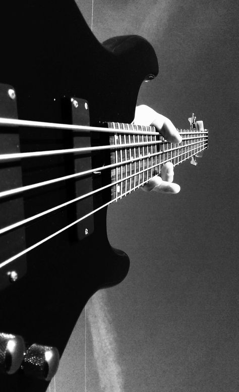 Bass Guitar Aesthetic Wallpaper, Aesthetic Wallpaper Guitar, Bass Guitar Wallpaper, Guitar Aesthetic Wallpaper, Bass Wallpaper, Bass Guitar Aesthetic, Bass Aesthetic, Wallpaper Guitar, Guitar Wallpaper