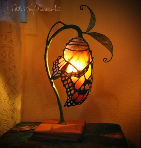 Butterfly Lights, Luminaria Diy, Faerie Art, Silk Lanterns, Butterfly Lamp, Lampe Art Deco, Faery Art, Deco Nature, Flower Lamp