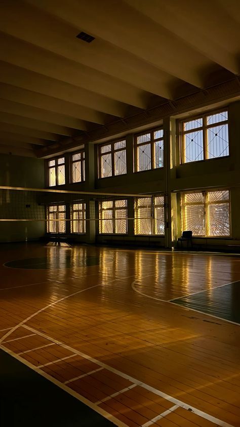 Volleyball Gym Aesthetic, Volleyball Training Aesthetic, Volleyball Club Aesthetic, Volleyball Manager Aesthetic, School Volleyball Aesthetic, Sports Aesthetic Volleyball, Volleyball Court Aesthetic, Libero Volleyball Aesthetic, Volleyball Aesthetic Pictures