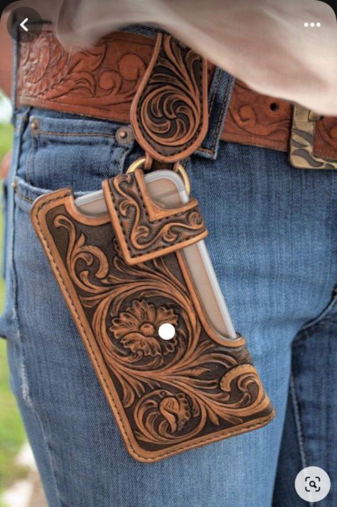 Handmade Leather Work, Custom Leather Work, Leather Working Patterns, Cowgirl Accessories, Diy Leather Projects, Leather Tooling Patterns, Leather Craft Projects, Leather Carving, Leather Art