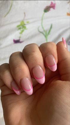 Pink French Tip With Swirls, Round Acrylic Nails Design Summer, Short Summer Acrylic Nails Almond French, Two Toned Pink French Tip Nails, Round Summer Nails 2023, French Tip Nails Lines, Light And Hot Pink French Tip Nails, 2 Tone Pink French Tip Nails, Barbie Nails Short Almond