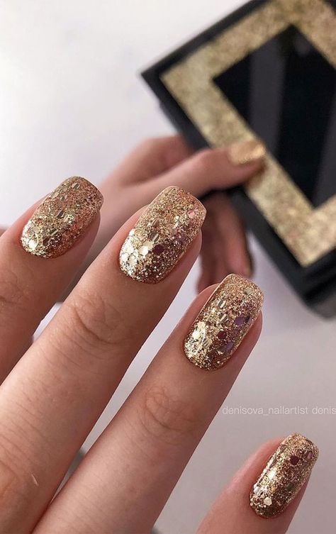 Gold glitter nails