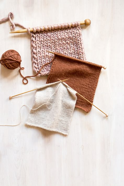 Knit Stitches For Beginners, Types Of Knitting, Stitch Fit, Irish Cottage, Knitting Aesthetic, Pola Sulam, Purl Stitch, 자수 디자인, Knitting Supplies