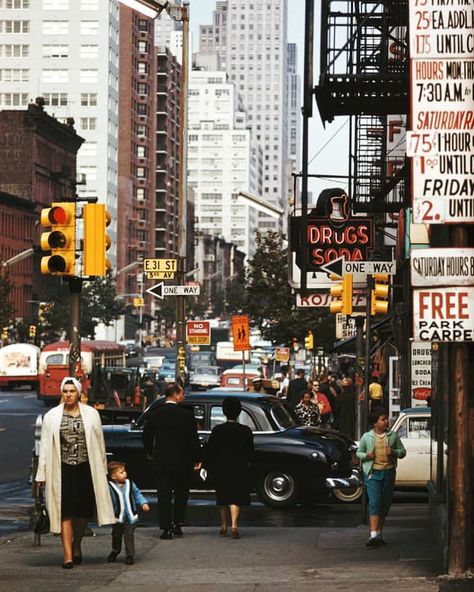 Retro New York on Instagram: “31st and 3rd Avenue, 1952. 📸: Ernst Haas” New York Vintage, Old New York, Nyc Aesthetic, People Walking, New York Photos, New York Aesthetic, West Side Story, Vintage New York, City Photography