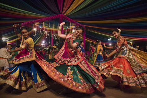 garba raas, navratri celebration in jaipur city of india Garba Dandiya Photography, Garba Dance Photography, Navratri Garba Photography, Navaratri Aesthetic, Garba Pictures, Garba Photography, Garba Aesthetic, Navratri Post, Navratri Aesthetic