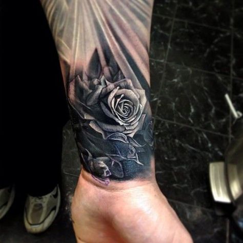 Motiv Idee: Rose, wenn möglich in 3D, steht für Samantha als Teil des Namens, Lieblingsblume Half Sleeve Rose Tattoo, Men Flower Tattoo, Quarter Sleeve Tattoos, Rose Tattoos For Men, Black Rose Tattoos, Wrist Tattoos For Guys, Geniale Tattoos, Full Sleeve Tattoos, Best Sleeve Tattoos