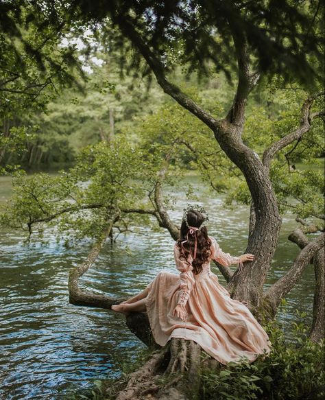 Aida Đapo Muharemović on Instagram: "A moment of connection… It’s the midsummer’s evening, the shortest of night, where our planet is blessed with the greatest of light - the longest day of the year represents abundance, growth and vitality. Holding my bright energy crystals so close to nature… Happy summer solstice 🌱 Wearing @linennaive Sakura laceup maxi linen dress." Midsummer Photoshoot, Princess In Forest Aesthetic, Ethereal Garden Photoshoot, Cool Photoshoot, Flower Clearing In Forest, Maxi Linen Dress, Idda Van Munster, Linen Dress Summer, Types Of Aesthetics