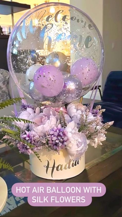 ✨Hot air Balloon✨ Showcasing a vibrant blend of purple hues, this customized masterpiece will elevate your celebrations to the next level… | Instagram Birthday Bobo Balloon Ideas, Hot Air Balloon Bouquet, California Birthday, Sprinkles Birthday Party, Balloon Basket, Balloon Bouquet Diy, Diy Graduation Gifts, Pink Wrapping Paper, Celebration Balloons