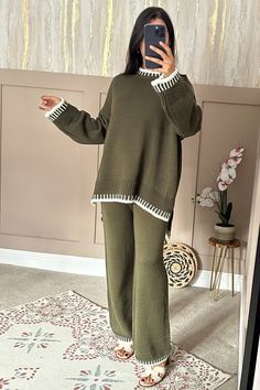 Winter Eid Outfits, Knitted Co Ord Outfit, Clothing Vision Board, Winter Co Ords For Women, Co Ords Outfits Winter, Winter Suits Design For Women, Winter Co Ord Set, Cute Snaps Ideas, Optical Illusion Dress