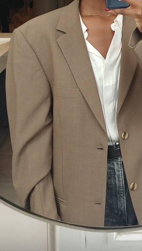 Black Belt Aesthetic, Morning Vibes Aesthetic, Khaki Blazer Outfit, Outfit Button Up Shirt, Yoga Style Fashion, Day In The Life Aesthetic, Belt Aesthetic, Office Jacket, Blazer Outfit