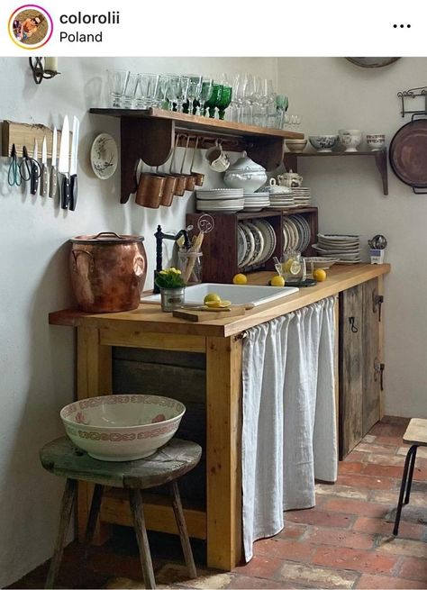 Unfitted Kitchen, Koti Diy, Homestead Kitchen, Country Vibes, Building A Kitchen, Kitchen Organization Diy, Small Kitchen Decor, Garden Decor Ideas, Cabin Kitchens