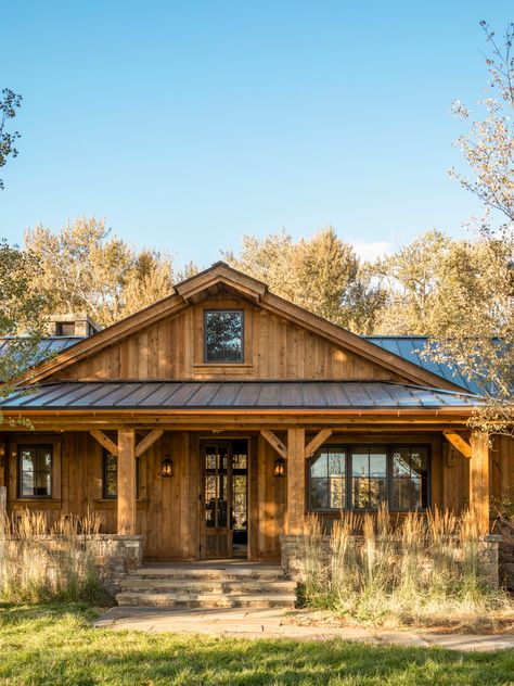 Montana Ranch House, Small Ranch House, Rustic Architecture, Ranch House Exterior, Montana Ranch, Montana Homes, Rustic House Plans, Ranch Exterior, Cabin Exterior