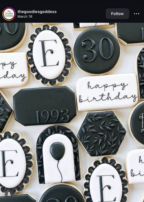 Gold Cookies, Champagne Birthday, Black And White Cookies, Royal Iced Cookies, Sugar Cookie Royal Icing, Iced Sugar Cookies, Cookie Business, Sugar Cookie Designs, Pretty Cookies