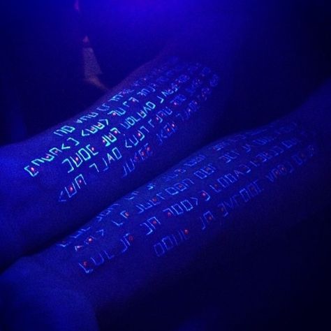 Lettering Inner Forearm Glow In The Dark Uv Ink Tattoo Cyberpunk Witch, Futuristic Tattoos, Dark Tattoos For Men, Uv Ink Tattoos, Glowing Tattoos, Uv Tattoos, Glow Tattoo, Korea Tattoo, Dark Tattoos