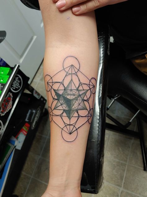 Merkaba centered within metatron's cube Metatron Cube Tattoo, Merkaba Tattoo, Cube Tattoo, Flower Of Life Tattoo, Metatron Cube, Hunter Tattoo, Lantern Tattoo, Torso Tattoos, Sacred Geometry Tattoo