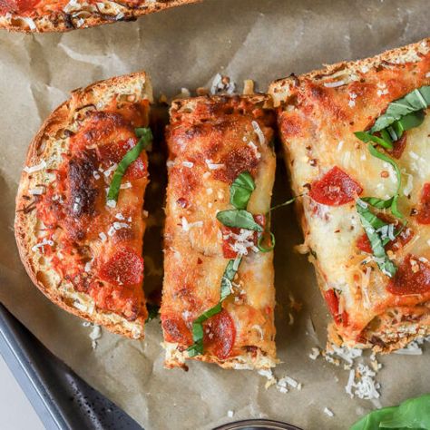 Ciabatta Pizza - An Easy Homemade Pizza Recipe! - bits and bites Ciabatta Pizza, Easy Homemade Pizza Recipe, Breakfast Gravy, Homemade Pizza Recipe Easy, Pizza Dishes, Homemade Pizza Recipe, Bits And Bites, Buffalo Chicken Pizza, Easy Homemade Pizza