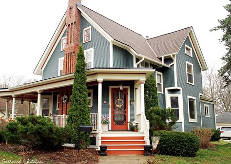 Suburban House Wrap Around Porch, Victorian With Wrap Around Porch, Brick House Wrap Around Porch, Victorian House Paint Exterior, Victorian Porch Decor, Half Wrap Around Porch, Vintage Homes Exterior, Houses With Wrap Around Porches, Wrap Around Porch Farmhouse