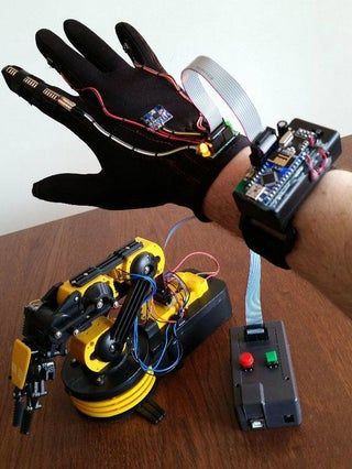 Diy Robot Projects, Arduino Robot Arm, Arduino Programming, Arduino Robot, Robotics Engineering, Robotics Projects, Robotic Arm, Diy Tech, Tech Diy